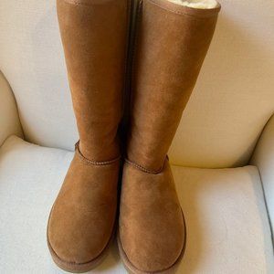 UGG Classic Tall Suede Boot in Size 8